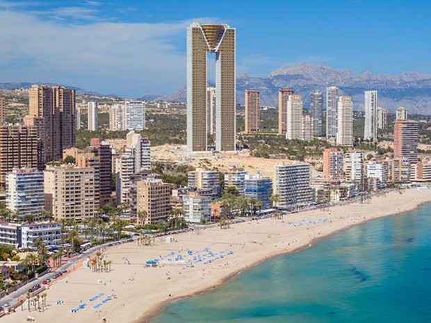 Imagen panorámica de la costa de Benidorm