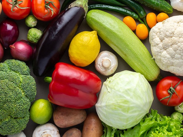 Frutas y verduras sobre toda la imagen