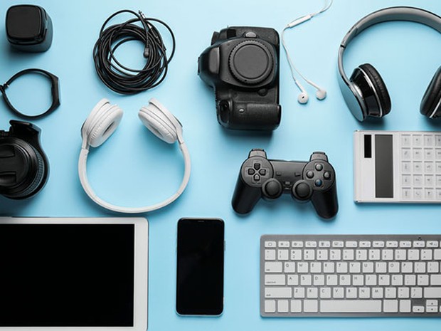 auriculares, teclados, tablets, smartphones y accesorios de tecnología